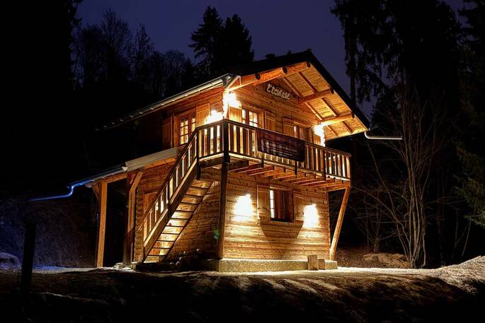 Le Squirrel at night