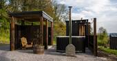 Hot tub area (2)