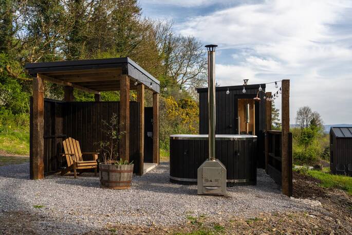 Hot tub area (2)
