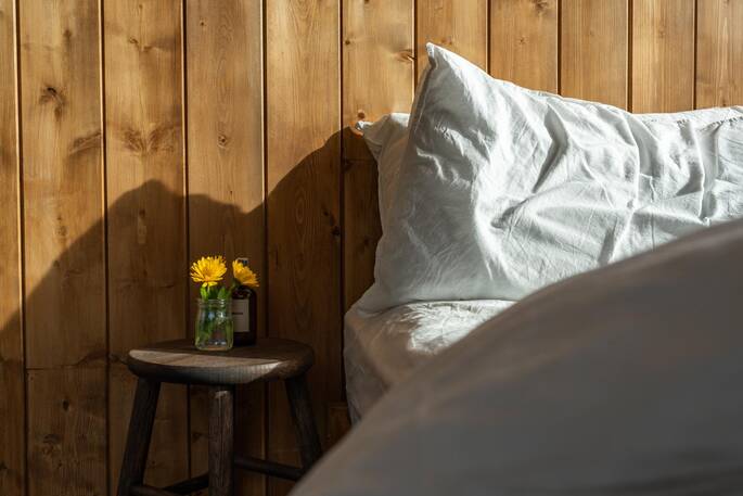 King size bed (2)