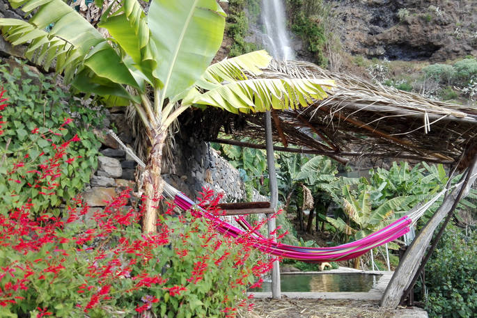 hammock waterfall portugal papaia tipi