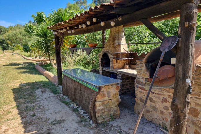 Desejo Tent communal BBQ and pizza oven, A Terra, Sao Teotinio, Baixo Alentejo, Portugal