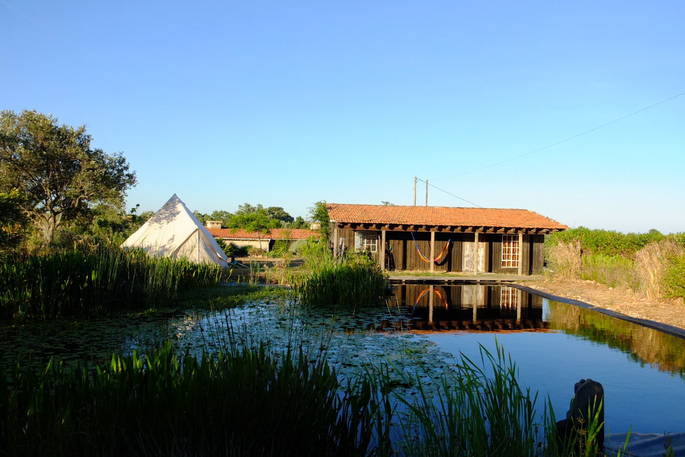Exterior view of bell tent and Casa do Lago, Chalet in Baixo Alentejo