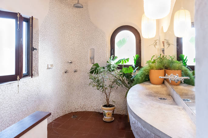 En-suite at Casa Isadora Cave House, Almeria, Spain
