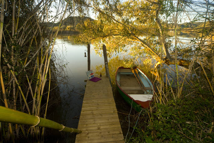 peel cabin rowing river