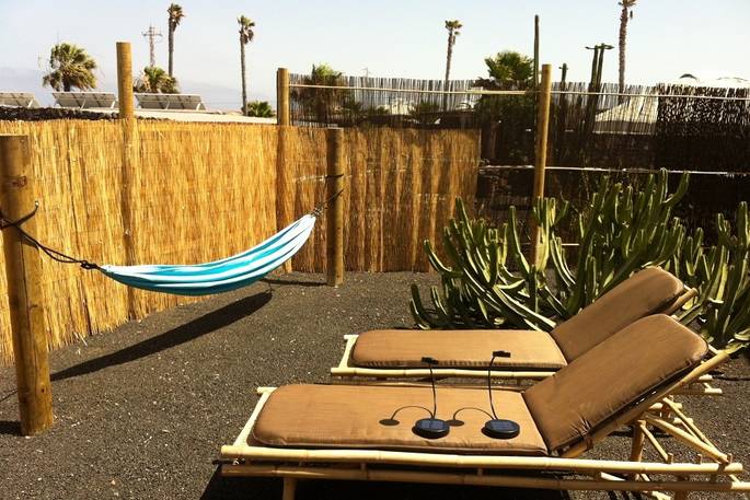 Eco Palm Yurt Hammock in Garden 1000 x 666