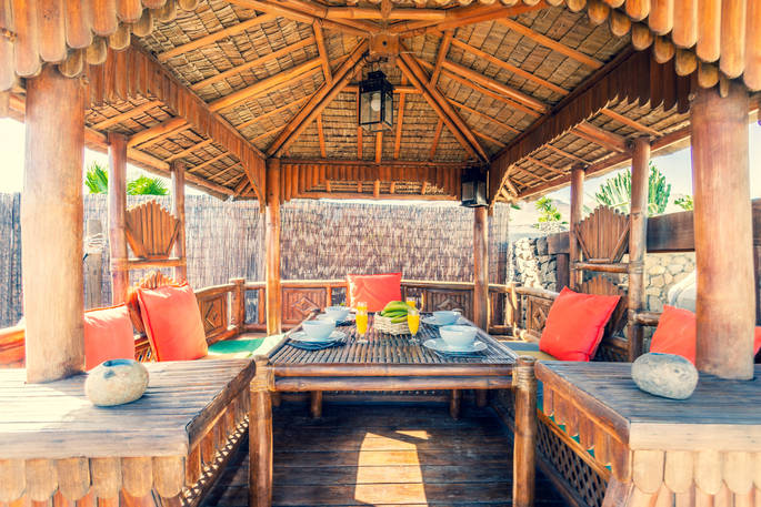Eco Twin Yurt outdoor eating area, glamping, Finca de Arrieta, Haría, Lanzarote, Spain